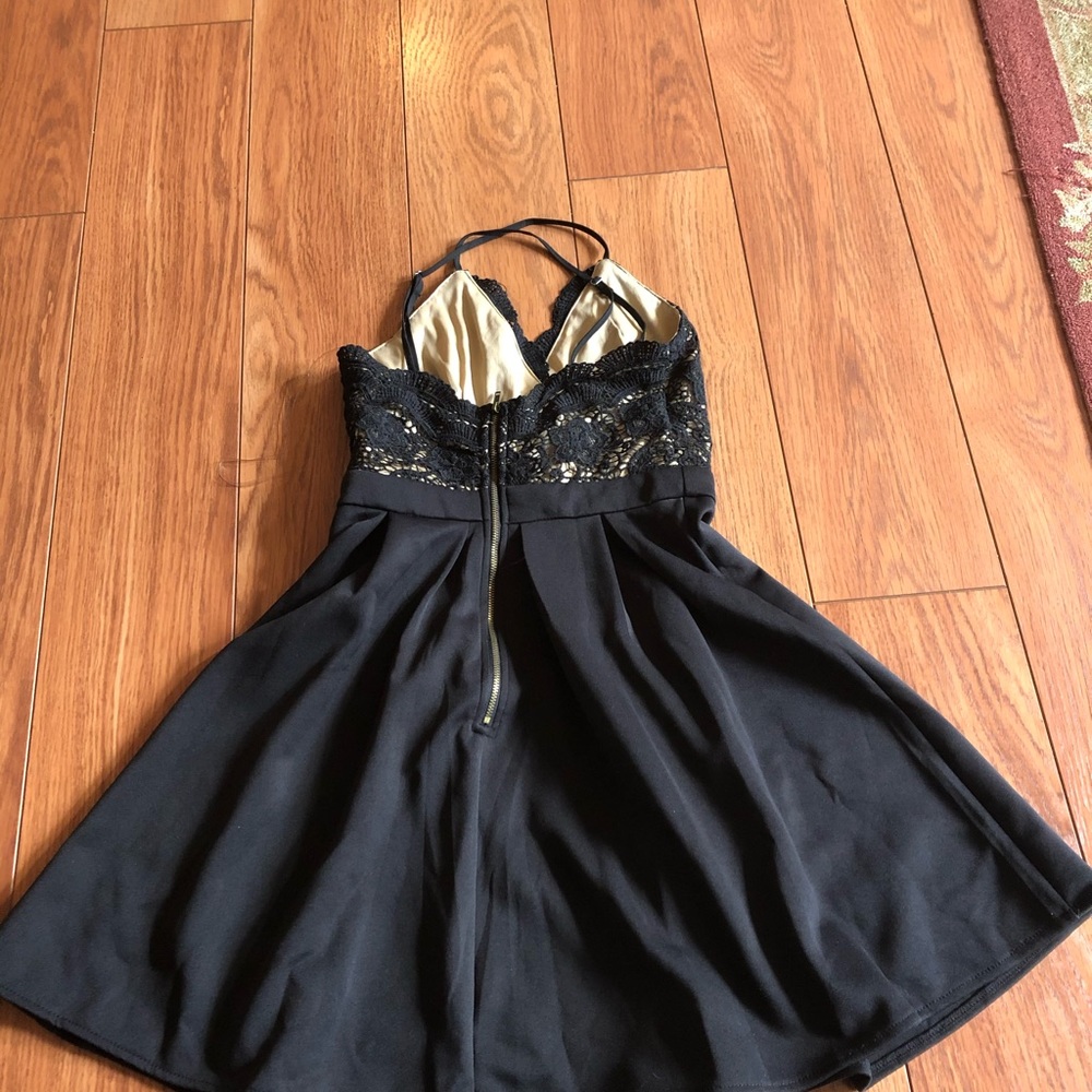 Dress - Picture 3 of 3